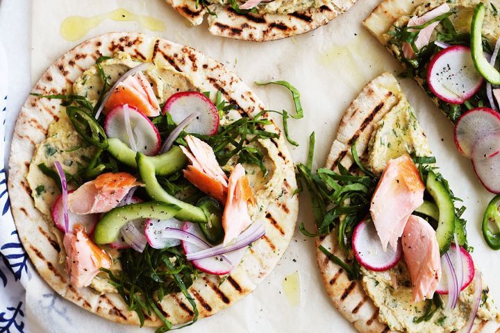Cooking Fish Mini pizzas with smoked salmon & herbed hummus