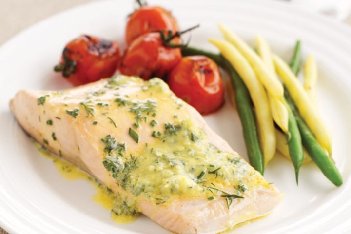 Cooking Fish Poached salmon fillets with blender bearnaise