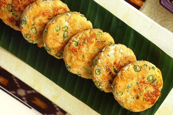 Cooking Fish Red curry fish patties with cucumber sauce