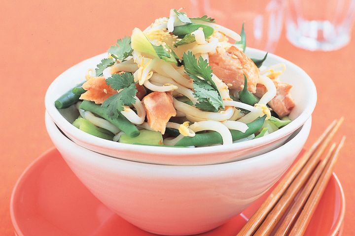 Cooking Fish Salmon & bok choy udon noodles