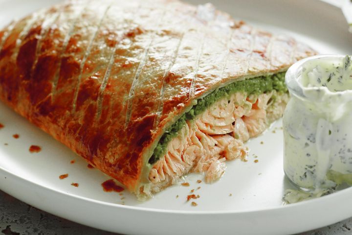 Cooking Fish Salmon en croute with pea puree