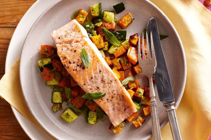Cooking Fish Salmon with sweet potatoes and zucchini