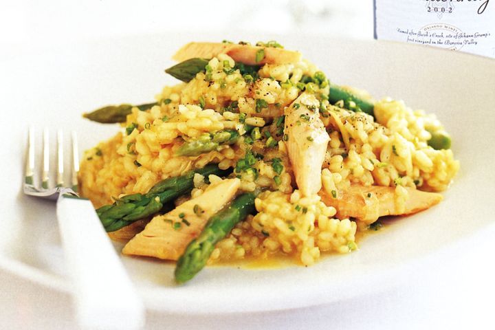 Готовим Fish Smoked fish risotto with spring asparagus