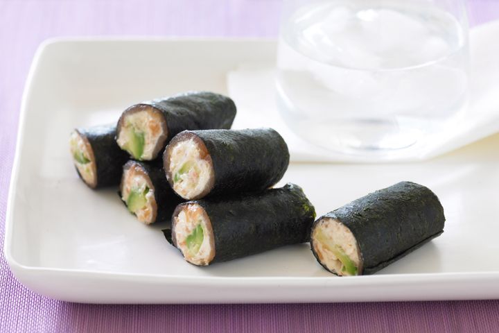 Cooking Fish Smoked salmon and avocado nori rolls