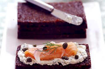 Cooking Fish Smoked salmon with pumpernickel