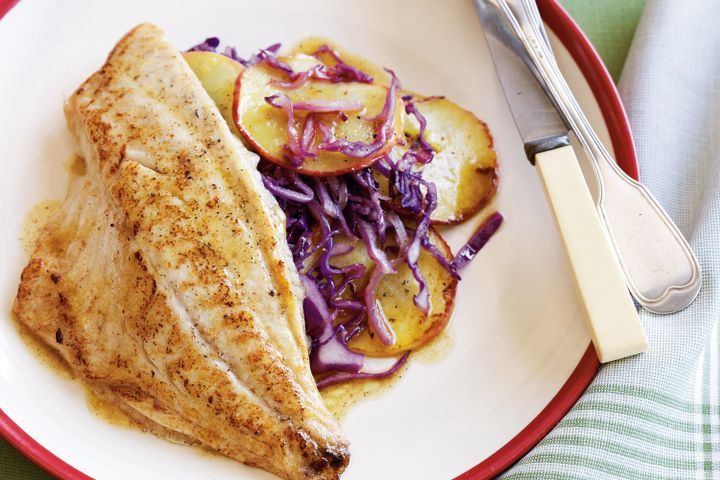 Cooking Fish Snapper with apple and cabbage