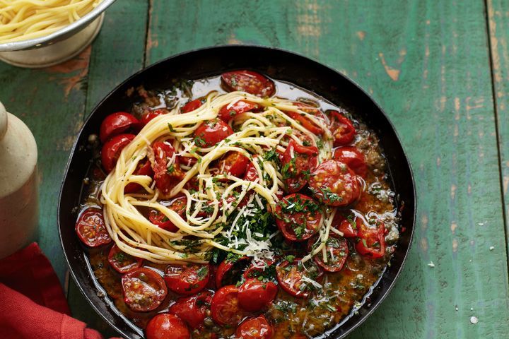 Cooking Fish Spaghetti in cherry tomato sauce