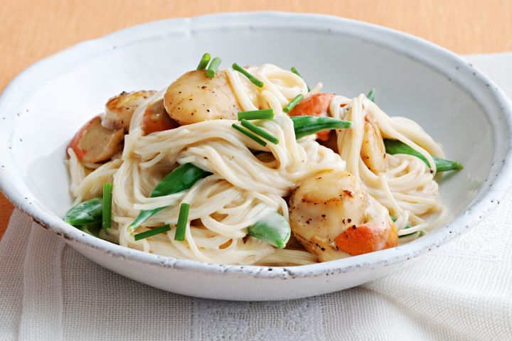 Cooking Fish Spaghetti with seared scallops & sugar snap peas