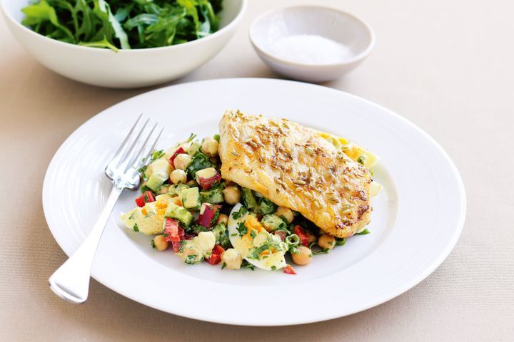 Готовим Fish Spiced fish with chickpea salad