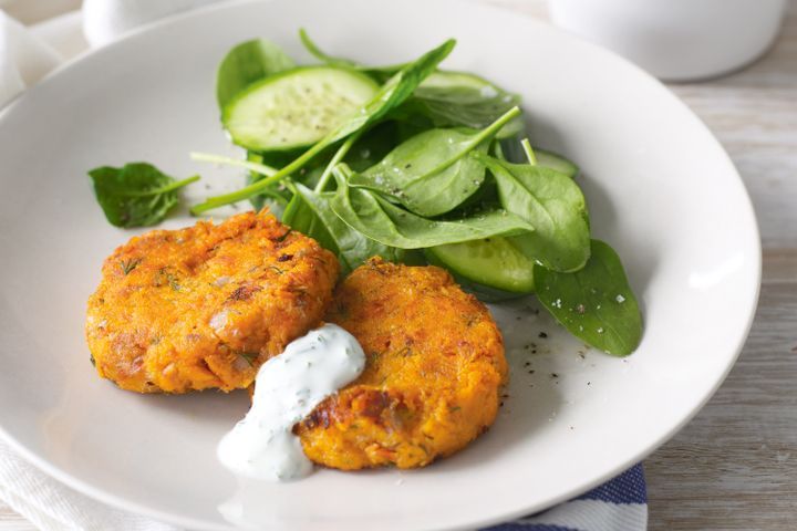 Cooking Fish Sweet potato & salmon cakes with dill yoghurt