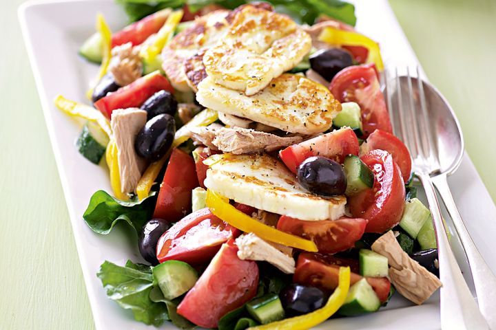 Cooking Fish Tuna, tomato and haloumi salad