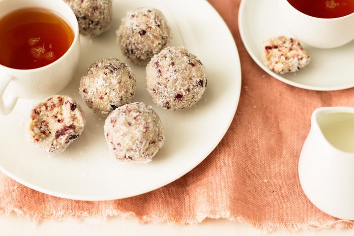 Cooking Child Lime, cranberry and coconut balls