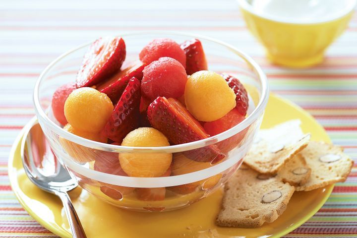 Cooking Child Melon & strawberry salad with orange syrup