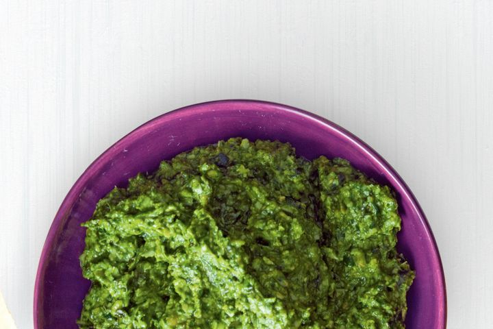 Cooking Child Spinach, basil and cashew dip