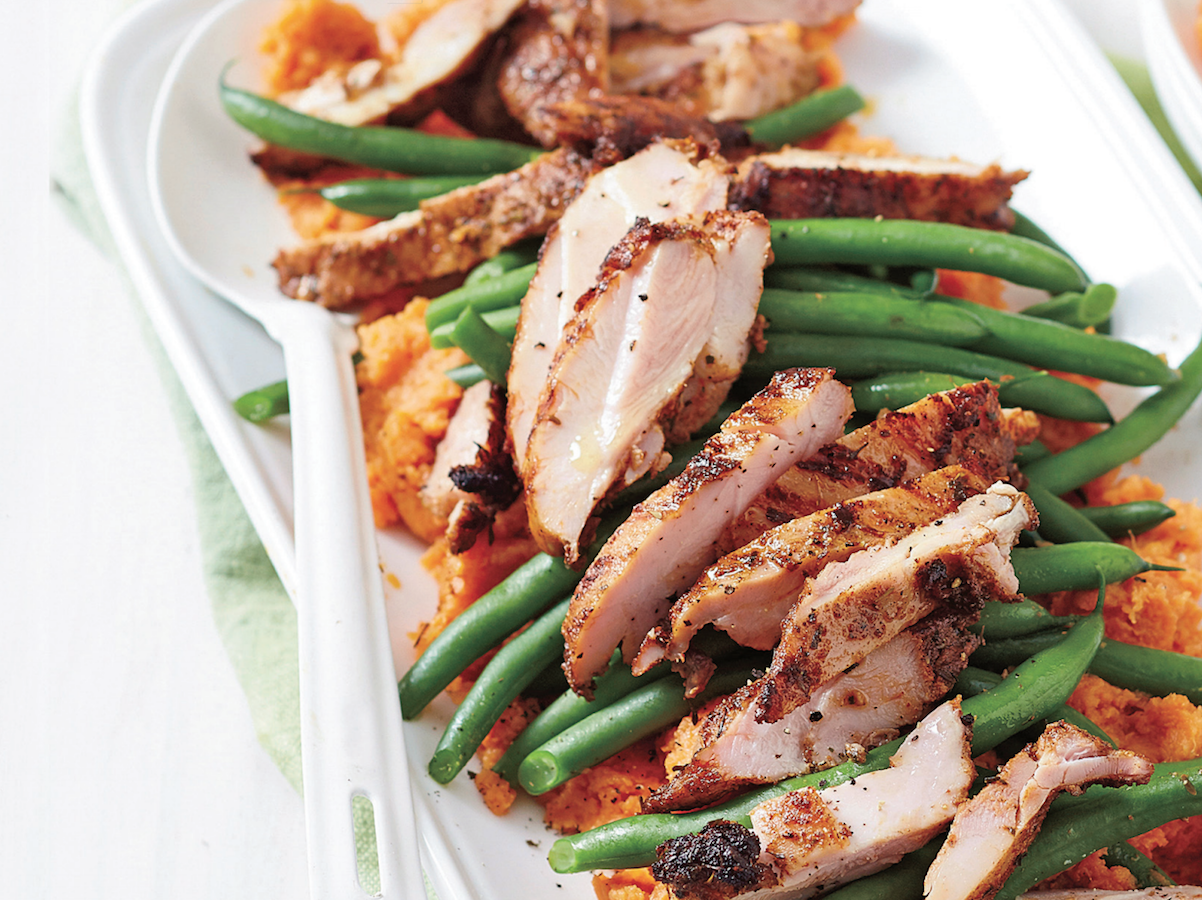 Готовим Meat Grilled Chicken Thighs with Sweet Potato Mash and Green Beans