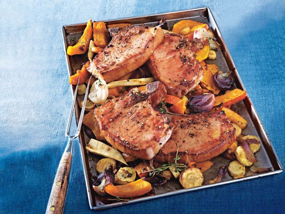 Готовим Meat Herbed Pork Chops with Parsnips and Squash