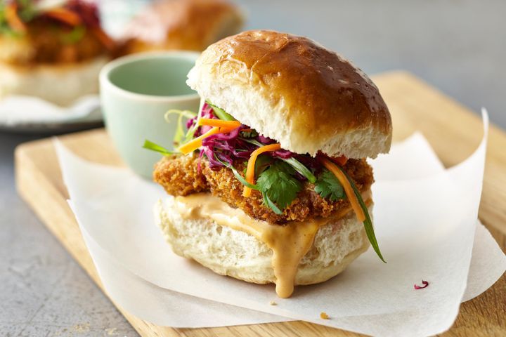 Готовим Meat Asian-style pork schnitzel burger