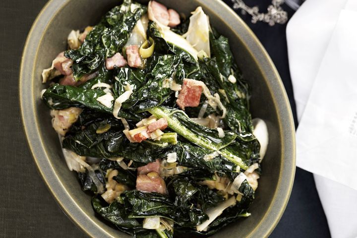 Cooking Meat Braised winter greens with smoked pork