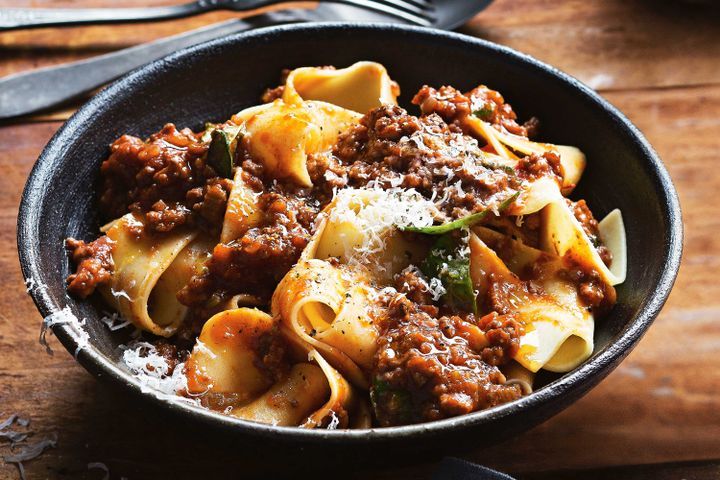 Cooking Meat Colins rich bolognaise