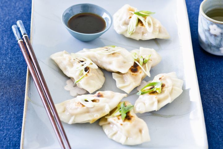 Cooking Meat Gyoza (Japanese dumplings)