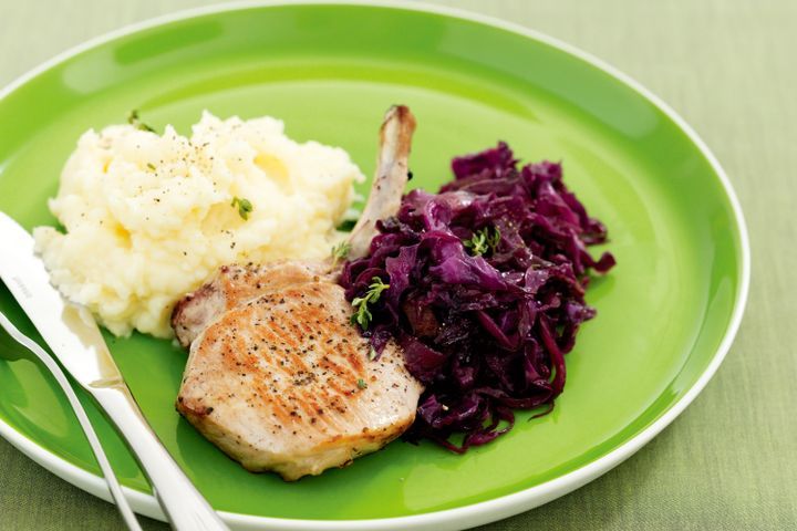 Cooking Meat Pan-fried pork cutlets with sauteed red cabbage