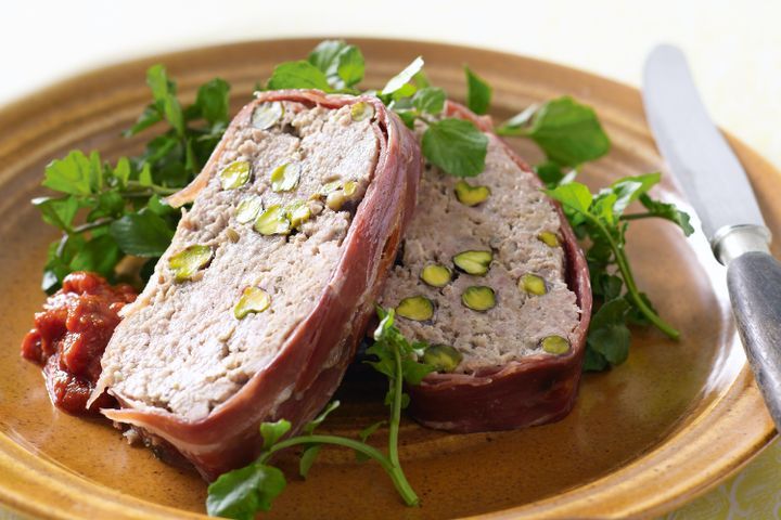 Готовим Meat Pork, pistachio and prosciutto loaf