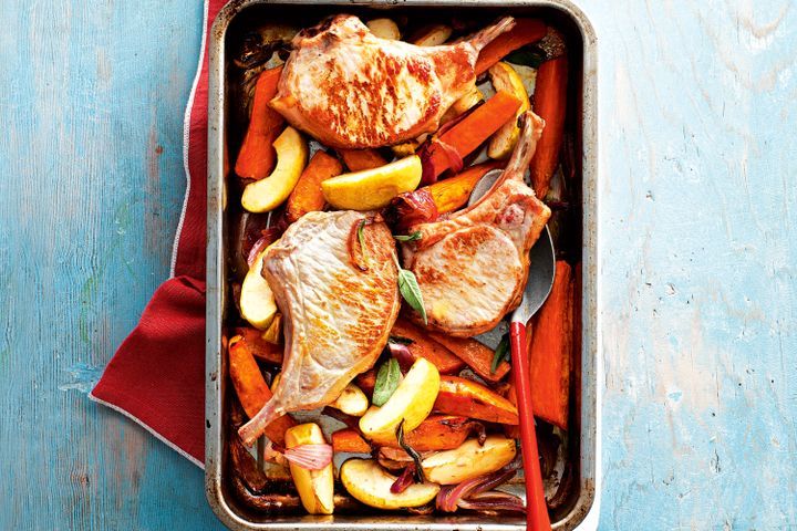 Cooking Meat Pork and apple tray bake with cider