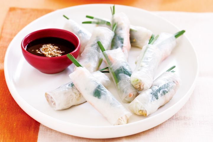 Cooking Meat Pork rice paper rolls with hoisin dipping sauce