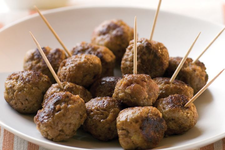 Cooking Meat Saucy meatballs