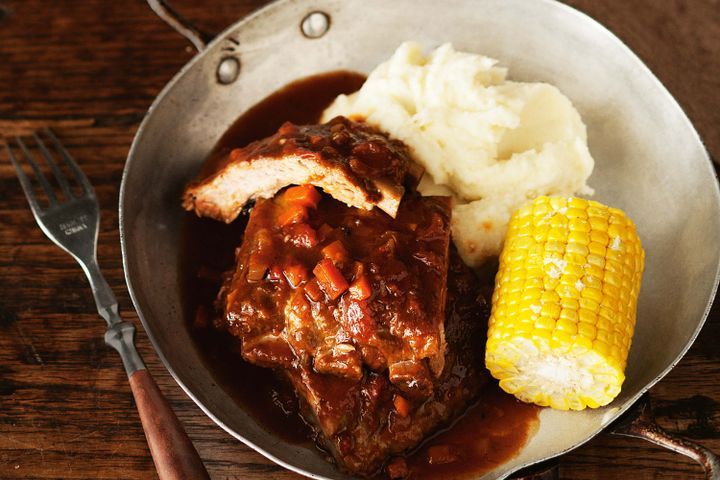 Cooking Meat Slow-cooker southern pork ribs