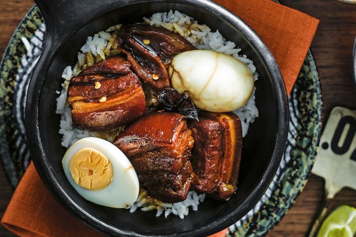 Cooking Meat Soy-braised pork belly with marbled eggs