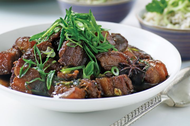 Cooking Meat Thit heo kho tieu (five-spice caramel pork)