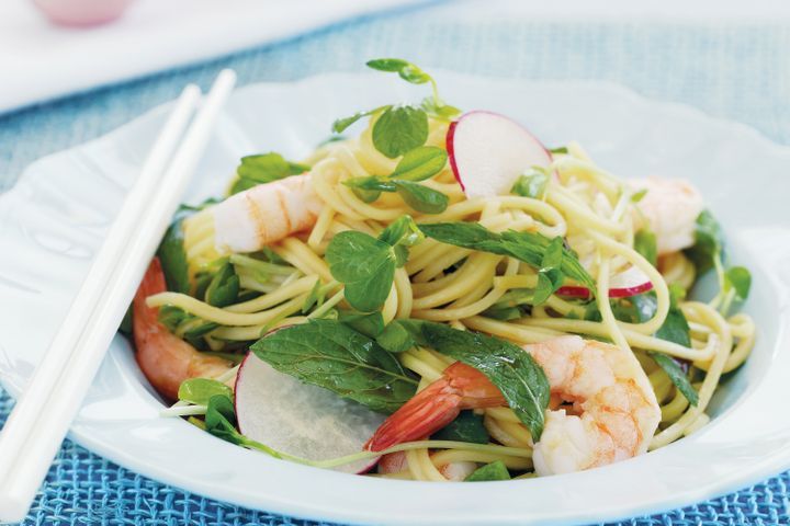 Cooking Salads Asian noodle and prawn salad
