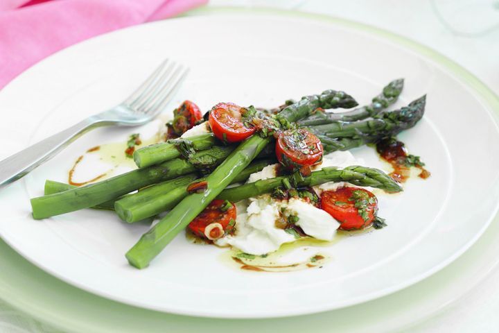 Cooking Salads Asparagus and mozzarella salad