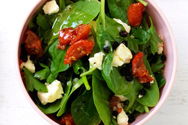 Cooking Salads Baby spinach, semi-dried tomato and feta salad