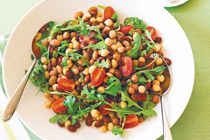 Cooking Salads Bean and rocket salad