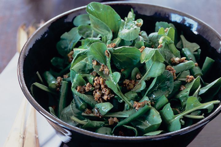 Cooking Salads Bean and rocket salad with green-olive dressing