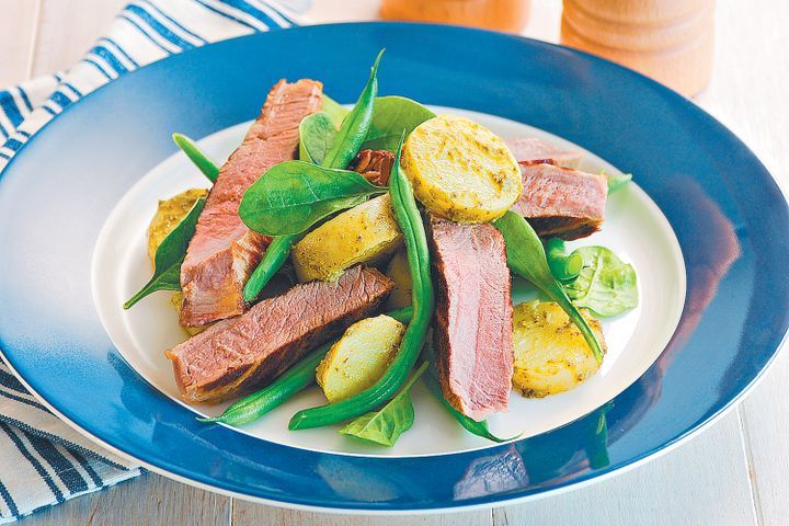 Cooking Salads Beef salad with pesto potatoes