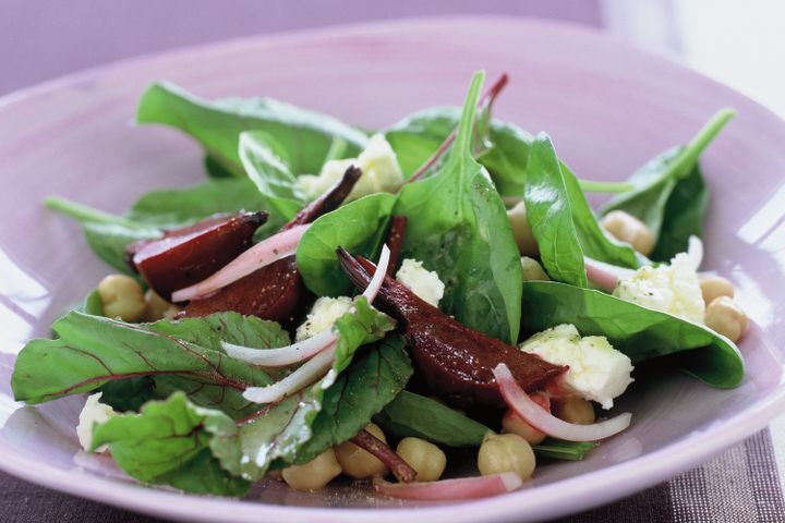 Cooking Salads Beetroot and chickpea salad