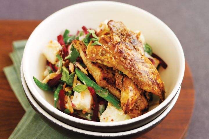 Cooking Salads Beetroot and potato salad with sesame chicken