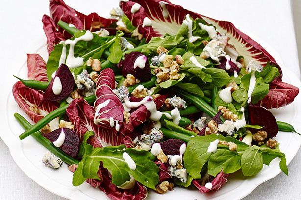 Cooking Salads Beetroot and rocket salad with gorgonzola dressing