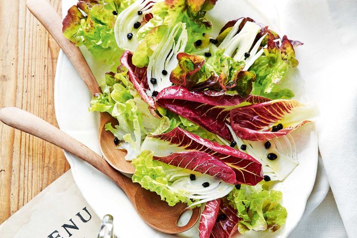 Cooking Salads Bitter green salad with currant dressing