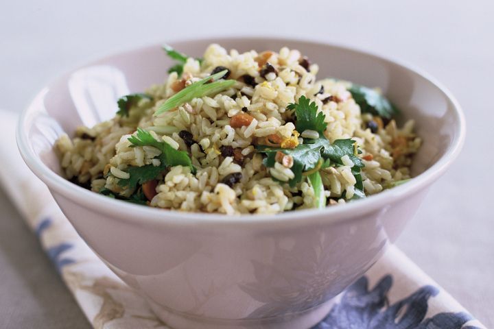 Cooking Salads Brown rice salad with cumin and currants