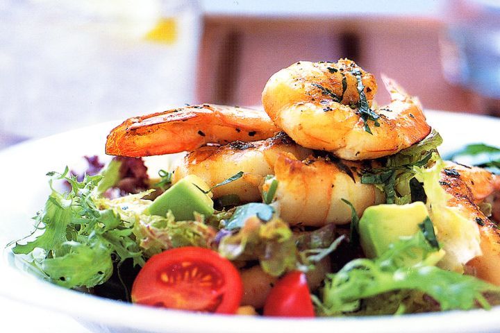 Cooking Salads Cajun prawns with avocado salad