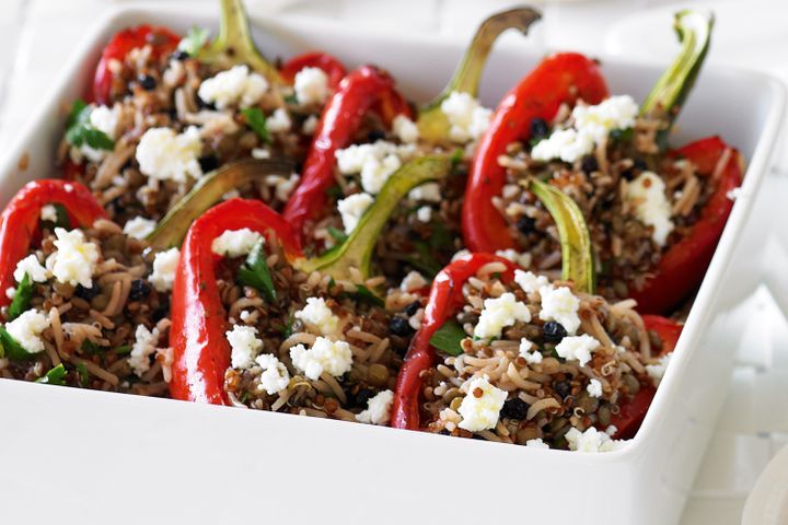 Cooking Salads Capsicums stuffed with rice, quinoa and lentil salad