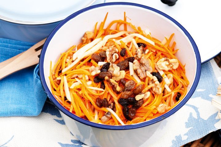 Cooking Salads Carrot and apple salad