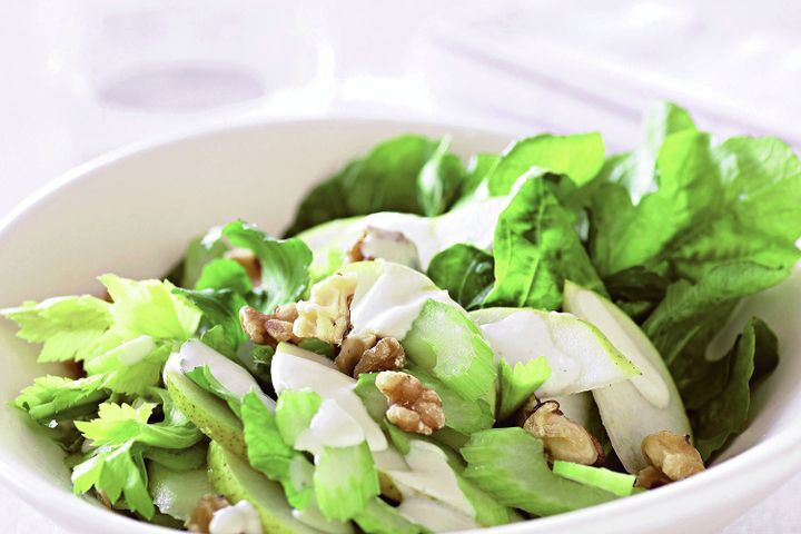 Cooking Salads Celery, rocket and pear salad with blue cheese dressing