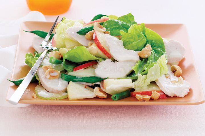 Cooking Salads Chicken, apple and hazelnut salad