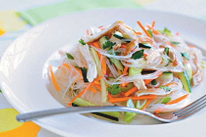 Cooking Salads Chicken Thai noodle salad