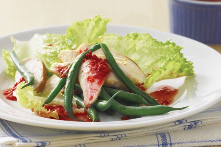 Cooking Salads Chicken and green bean salad with raspberry dressing